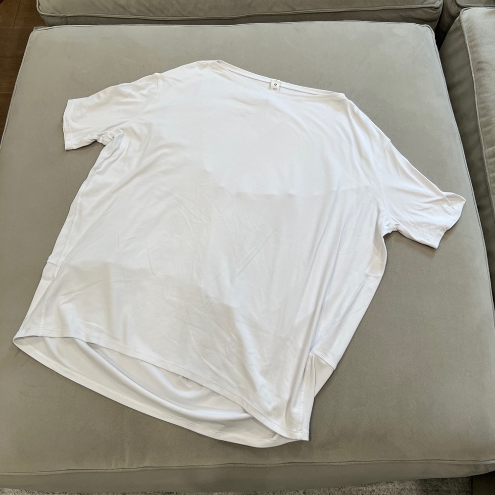 Lululemon back in action short sleeve shirt